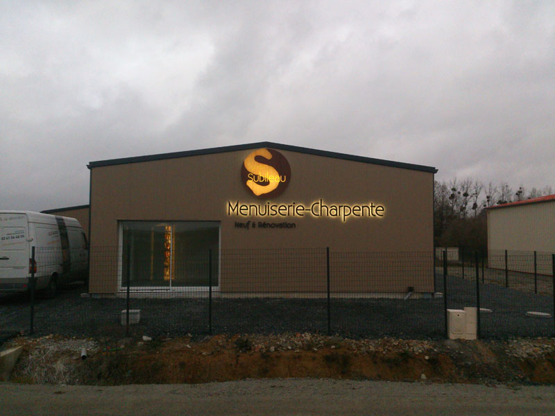 enseigne publicitaire 44- 49